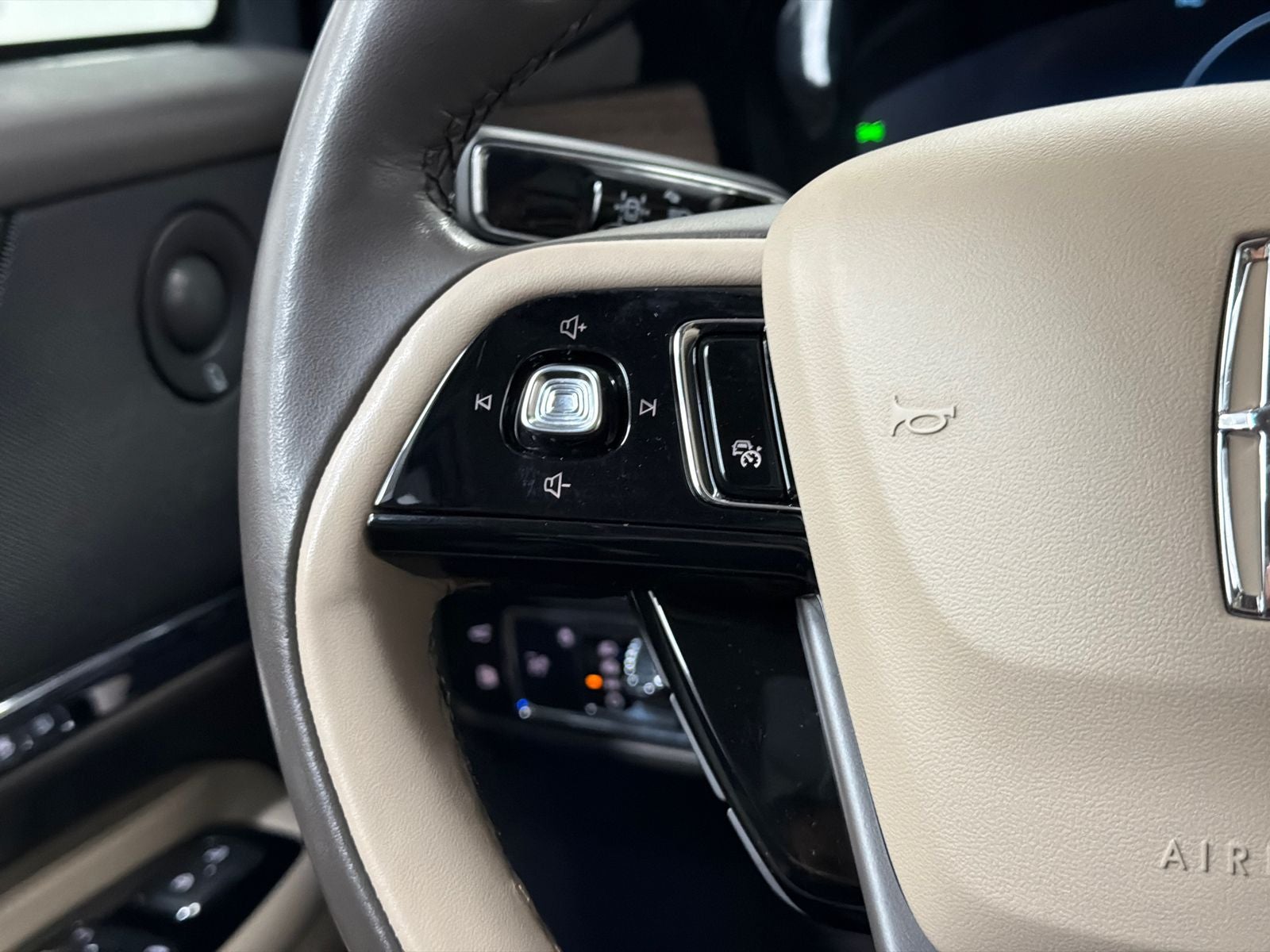 2023 Lincoln Corsair Plug-In Hybrid Grand Touring