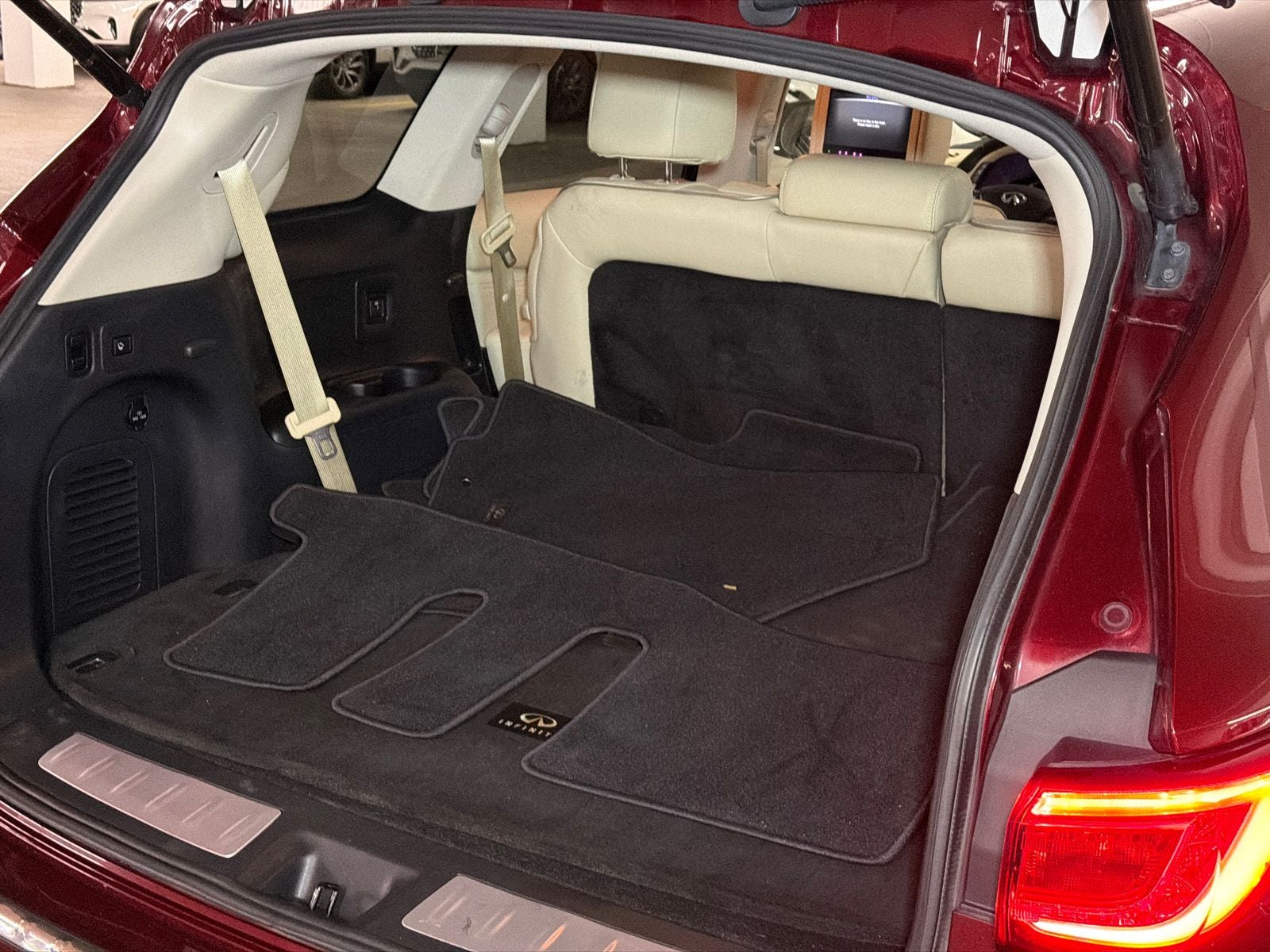 2019 INFINITI QX60 LUXE