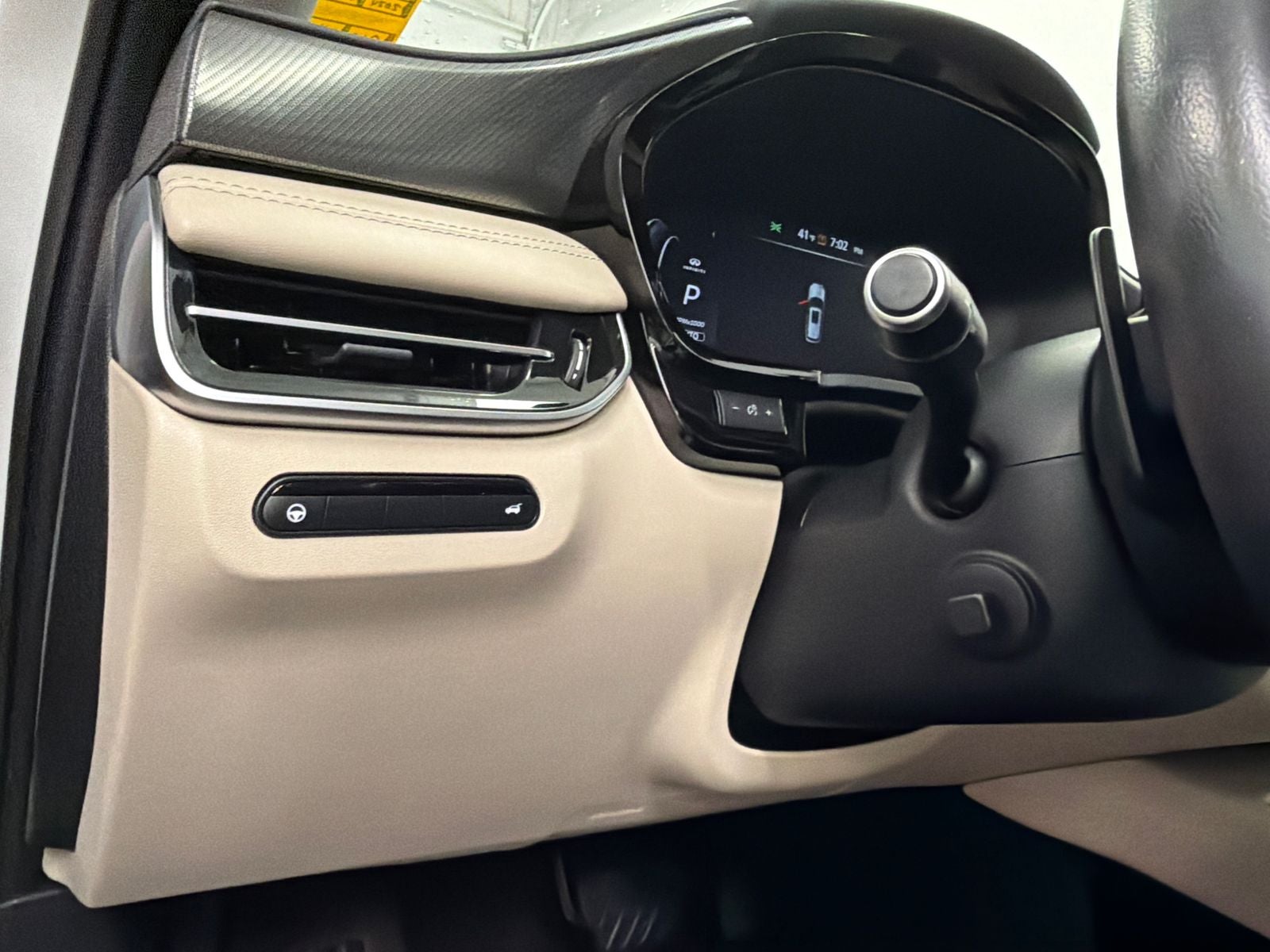 2024 INFINITI QX60 LUXE