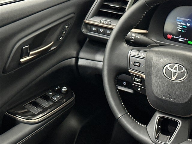 2025 Toyota Crown Signia XLE