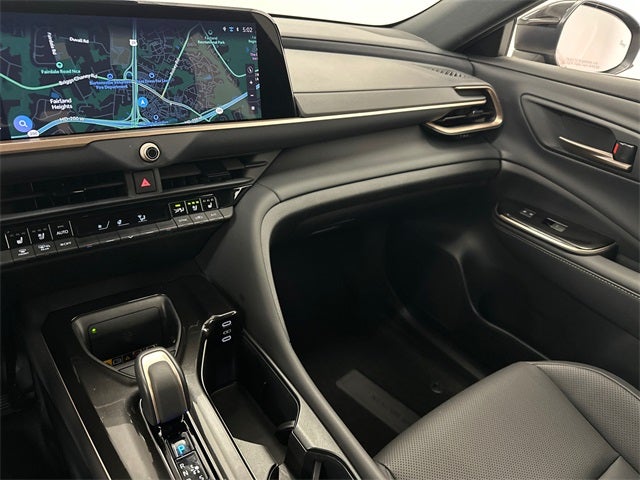 2025 Toyota Crown Signia XLE