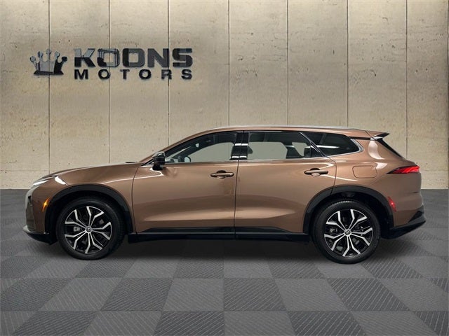 2025 Toyota Crown Signia XLE