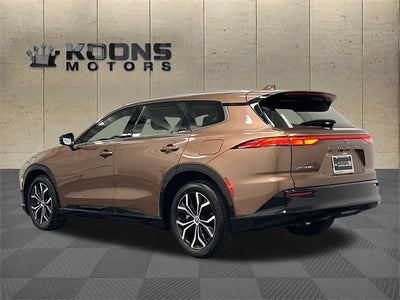 2025 Toyota Crown Signia XLE