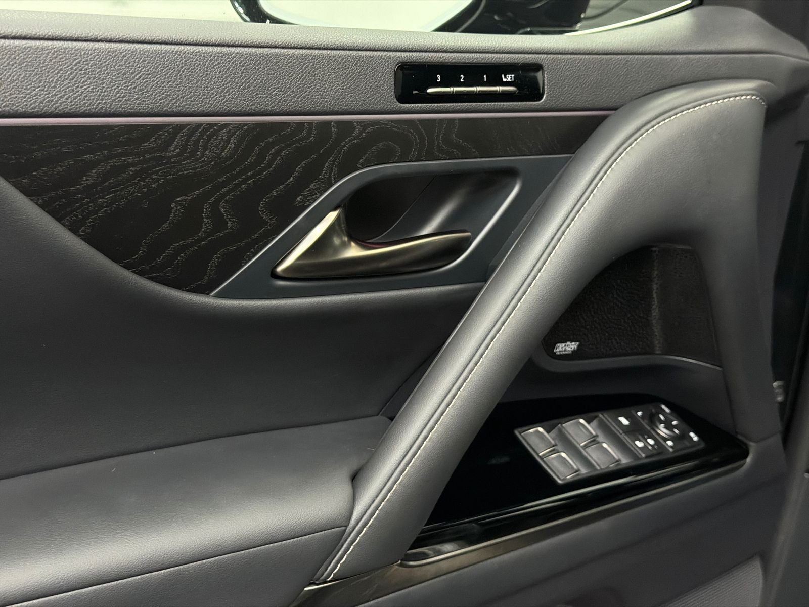 2025 Lexus LX 600 Luxury