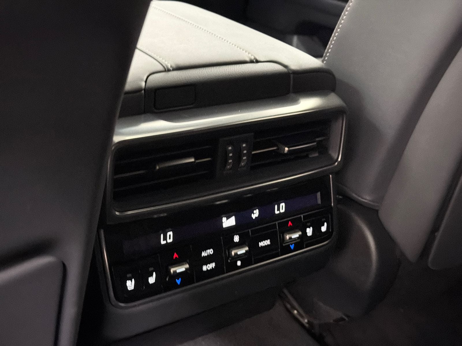 2025 Lexus LX 600 Luxury