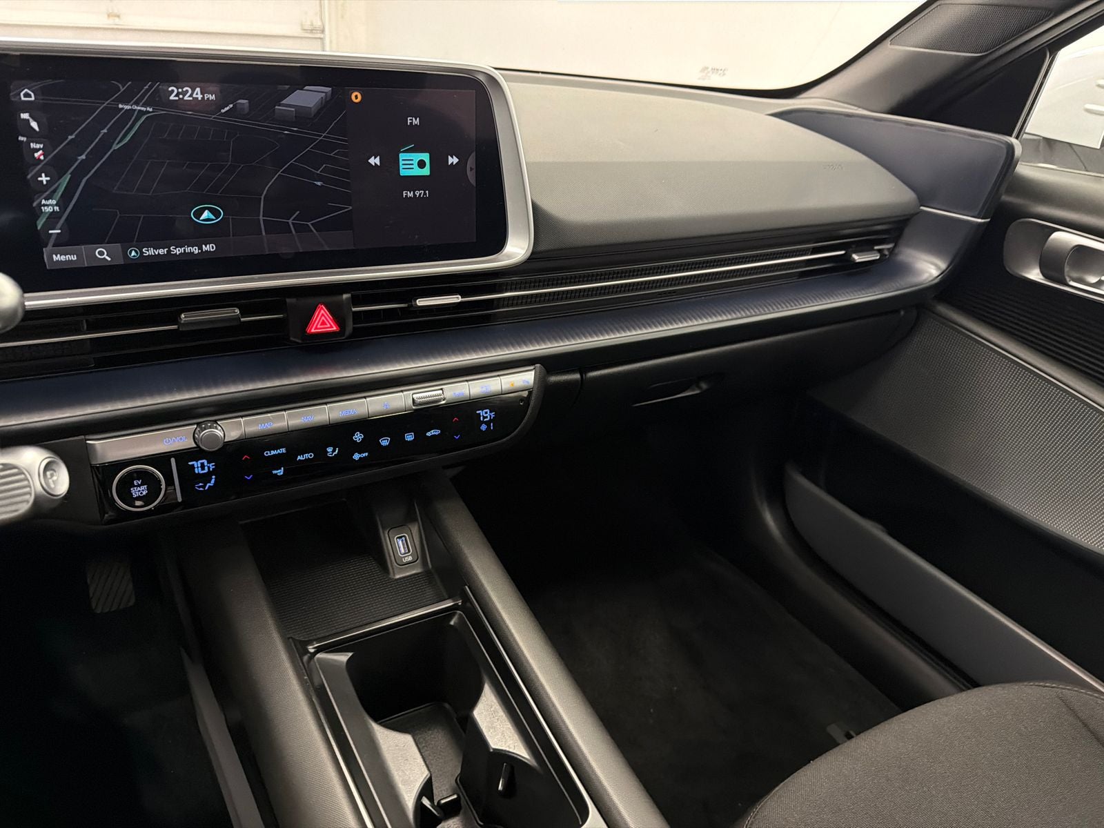 2024 Hyundai IONIQ 6 SE
