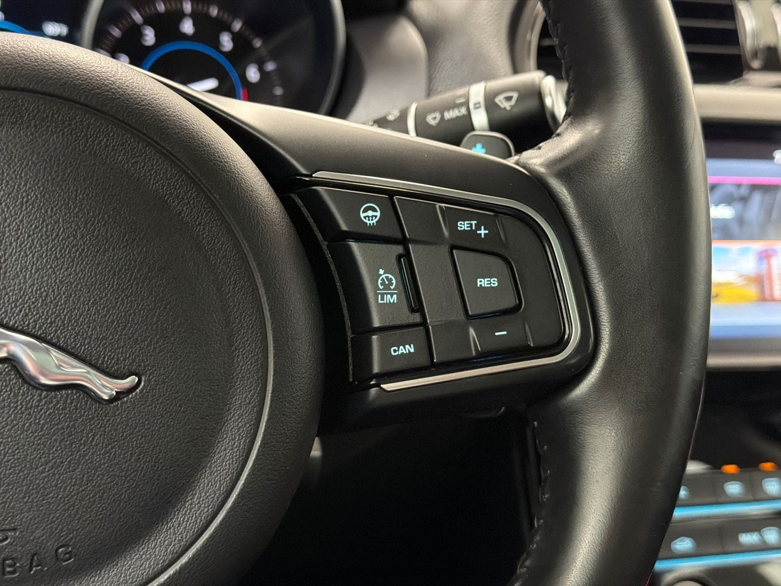 2018 Jaguar XE 25t