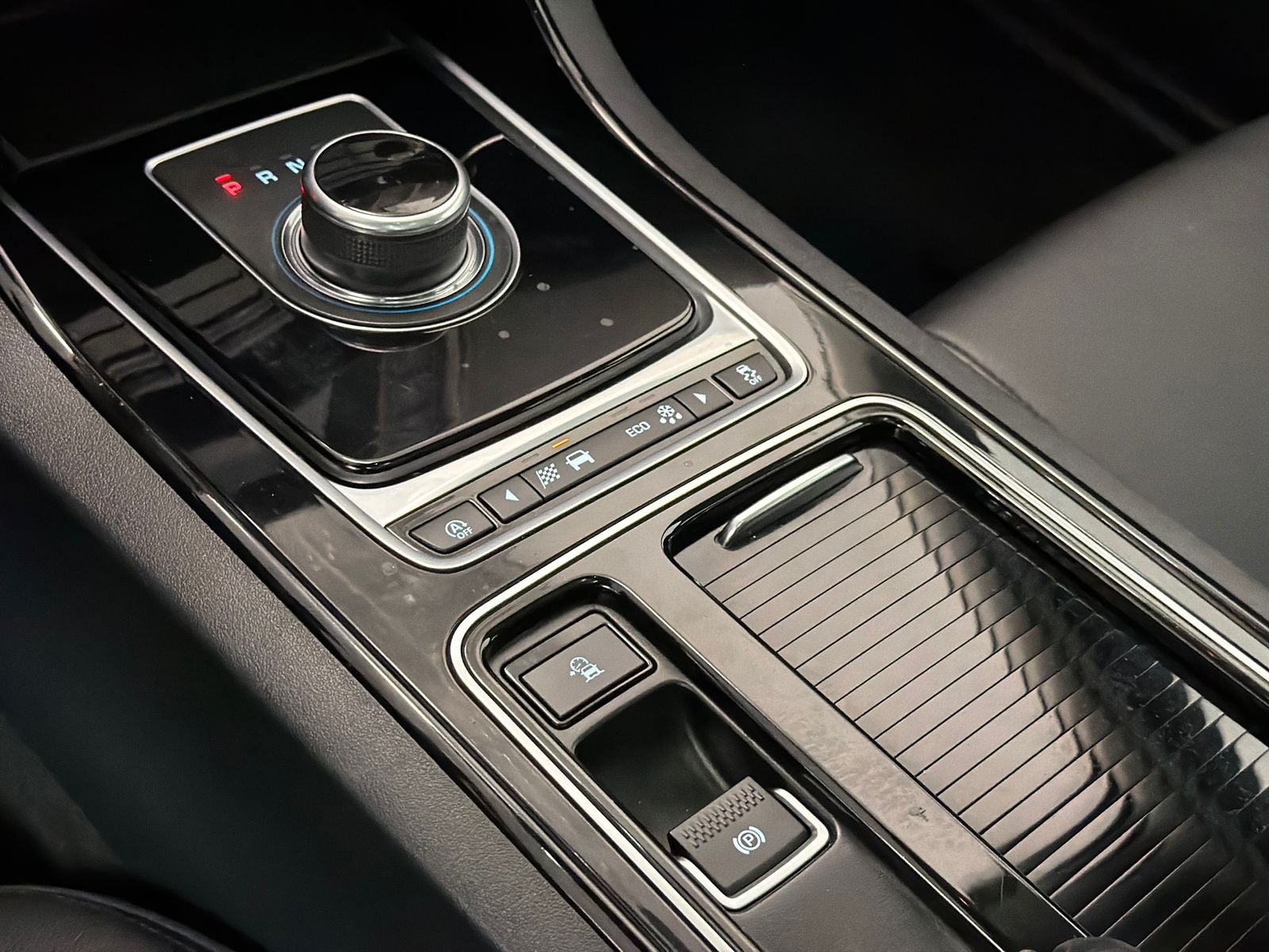 2018 Jaguar XE 25t