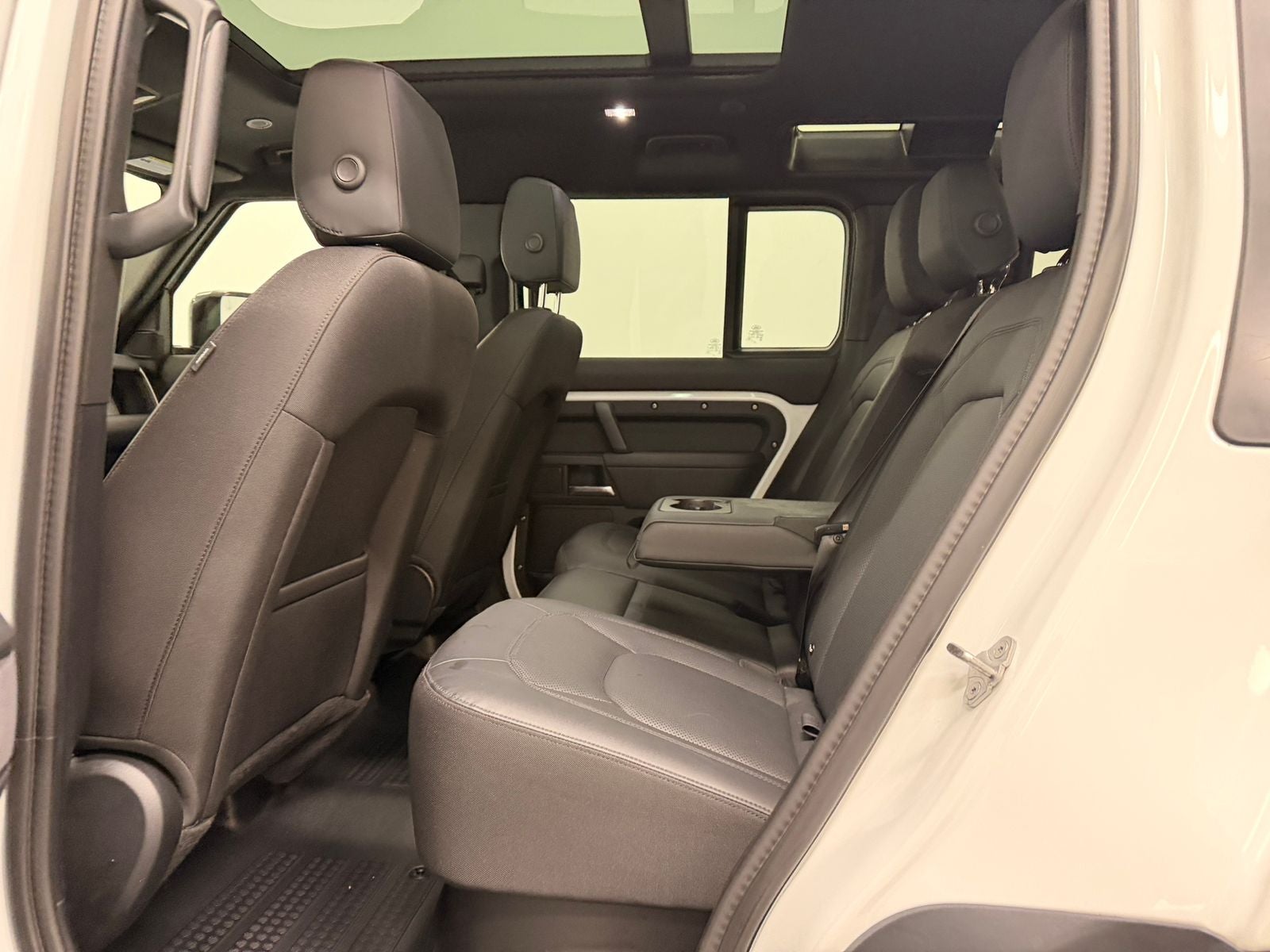 2025 Land Rover Defender 110 S
