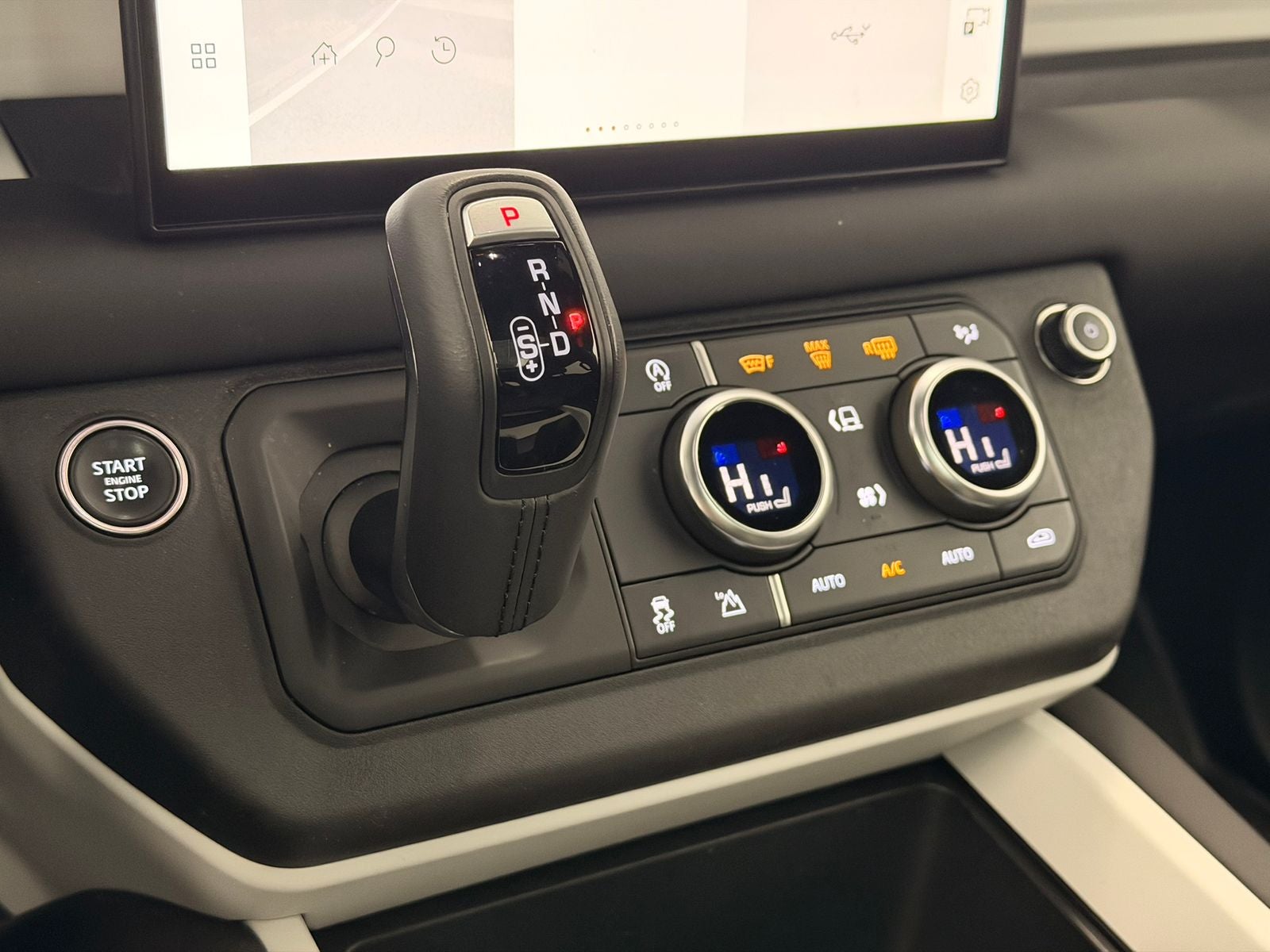2025 Land Rover Defender 110 S