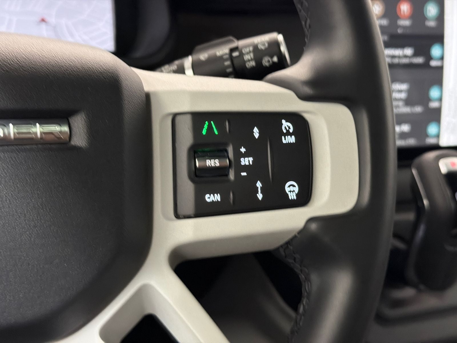 2025 Land Rover Defender 110 S