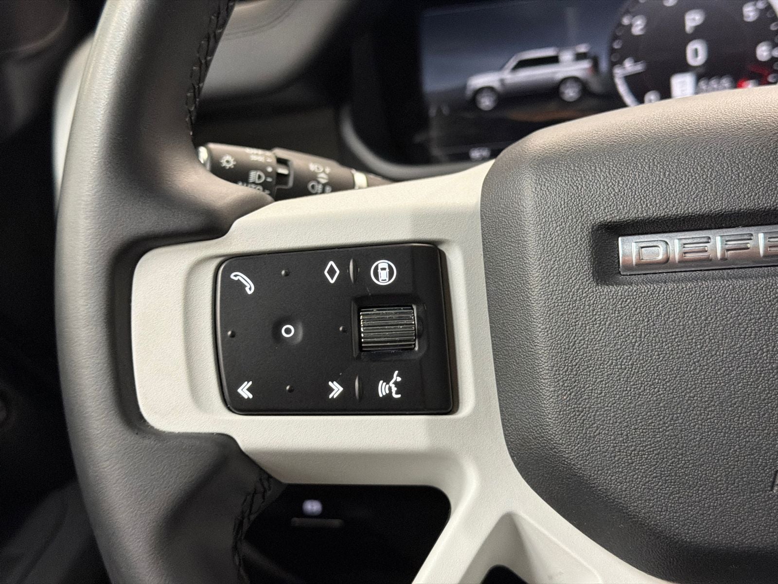 2025 Land Rover Defender 110 S