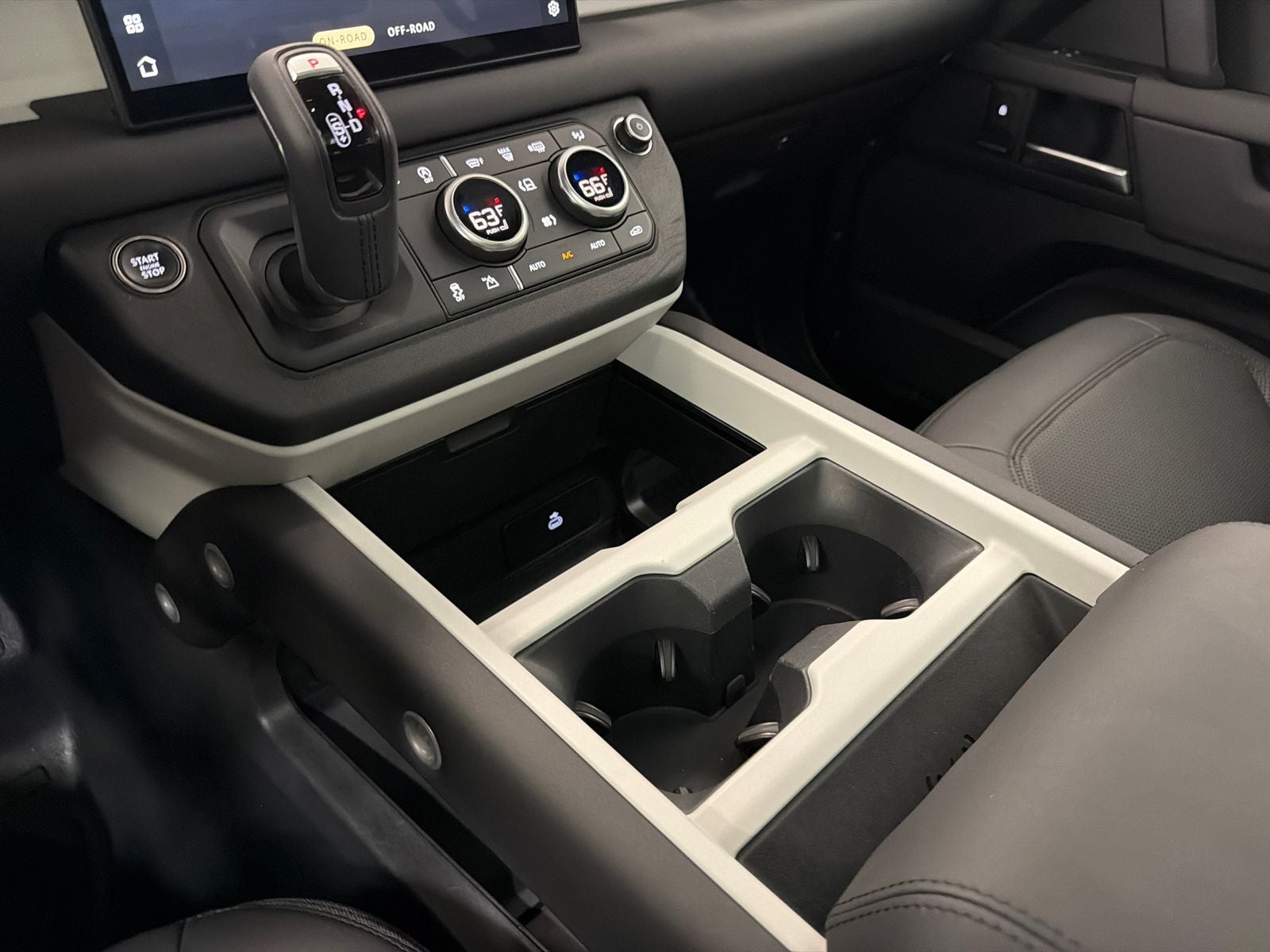 2025 Land Rover Defender 110 S