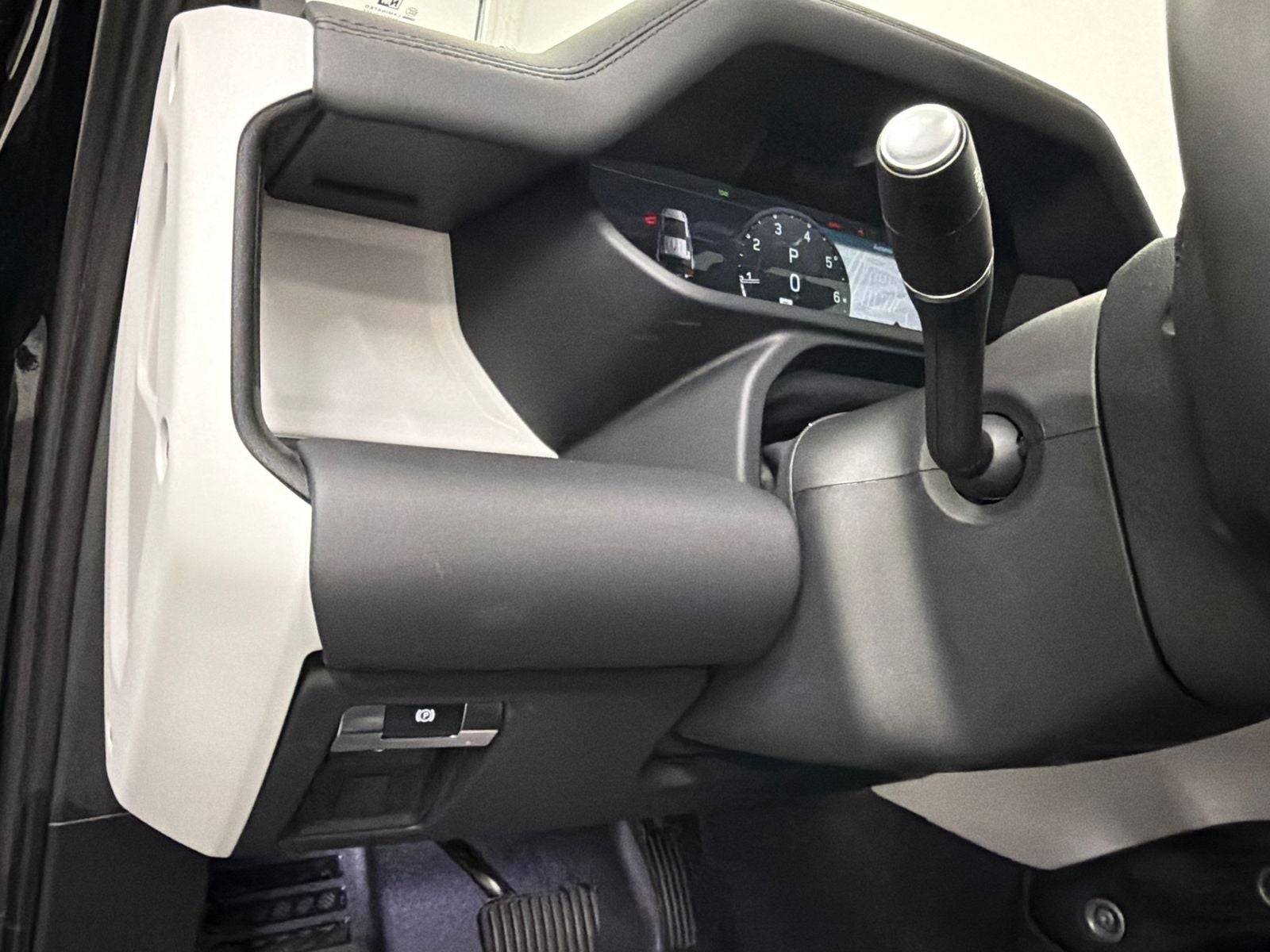 2025 Land Rover Defender 110 S
