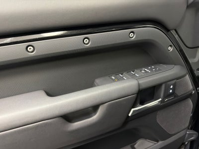 2025 Land Rover Defender 110 S