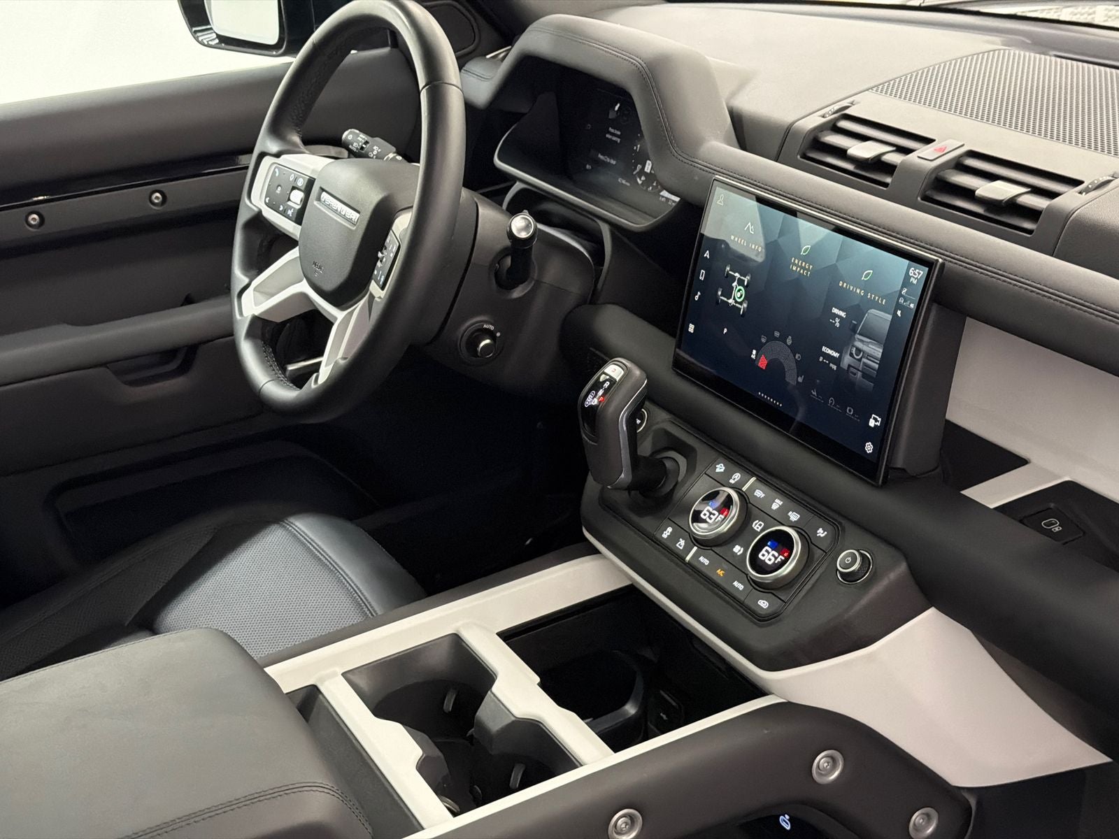 2025 Land Rover Defender 110 S