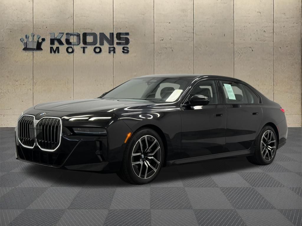 2025 BMW 7 Series 740i