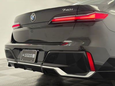 2025 BMW 7 Series 740i