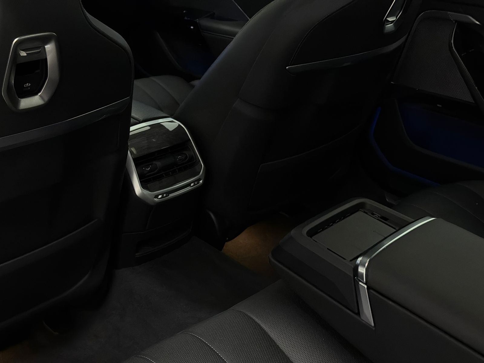2025 BMW 7 Series 740i