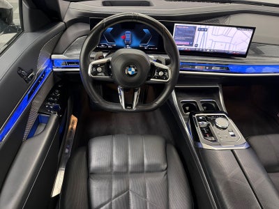 2025 BMW 7 Series 740i