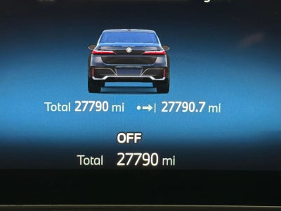 2025 BMW 7 Series 740i