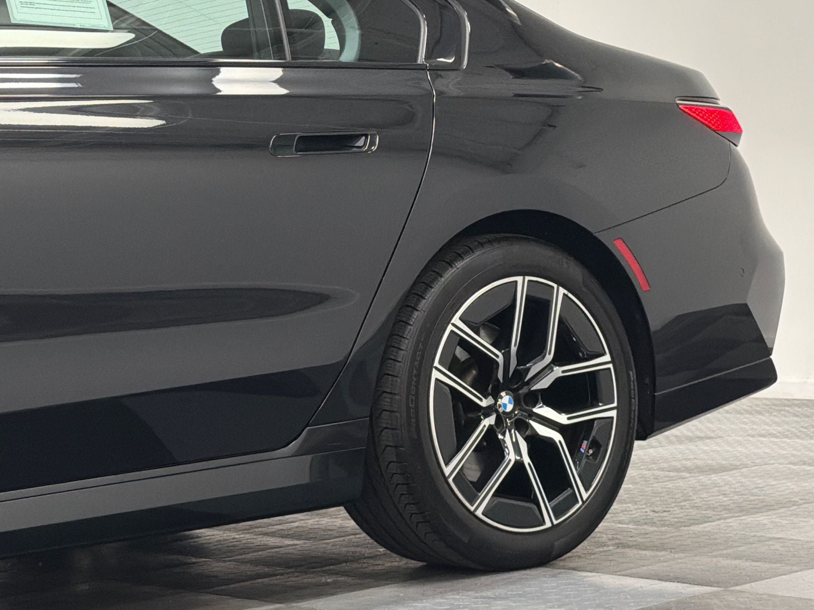 2025 BMW 7 Series 740i