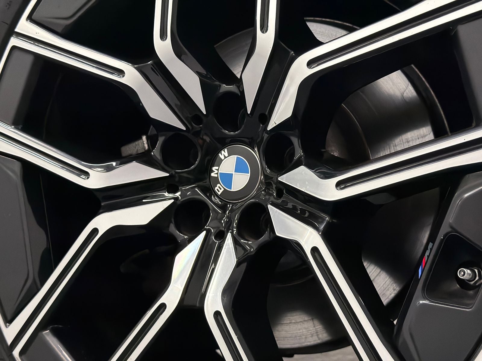2025 BMW 7 Series 740i