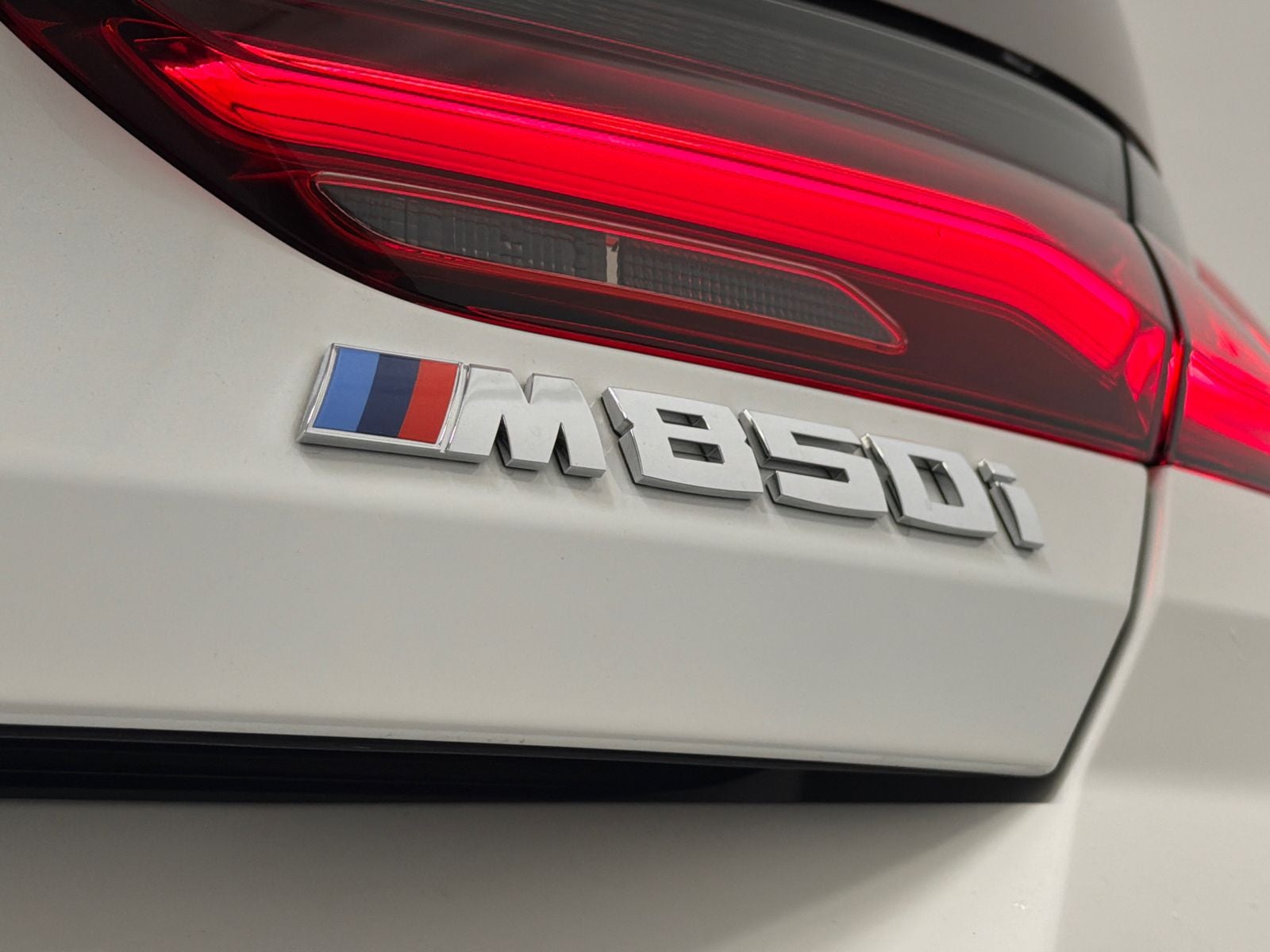 2025 BMW 8 Series M850i xDrive