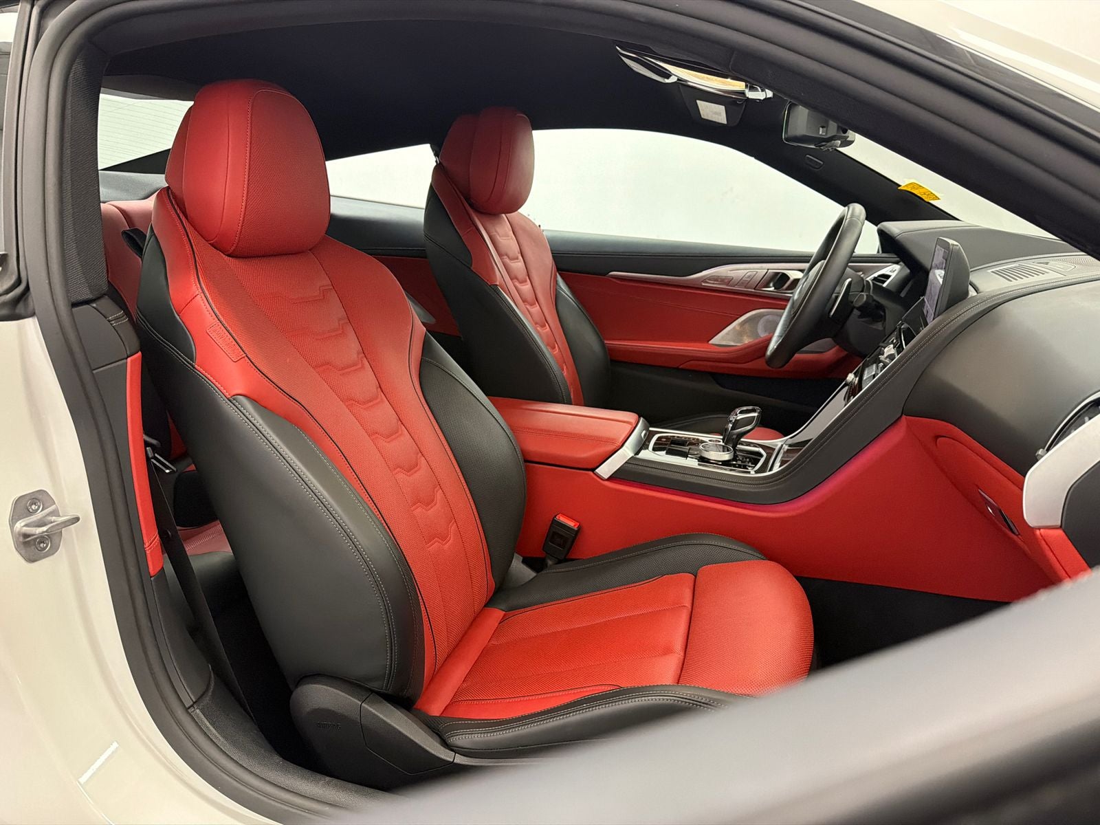 2025 BMW 8 Series M850i xDrive