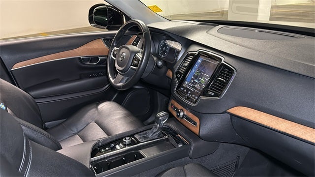 2021 Volvo XC90 T5 Momentum