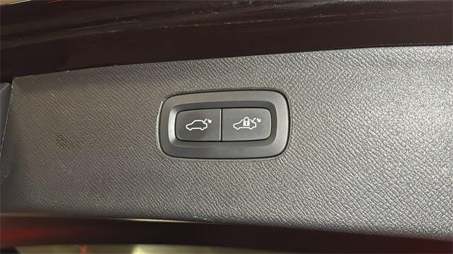 2021 Volvo XC90 T5 Momentum