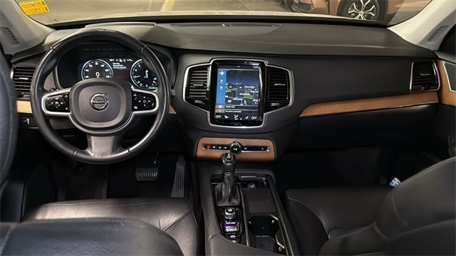 2021 Volvo XC90 T5 Momentum