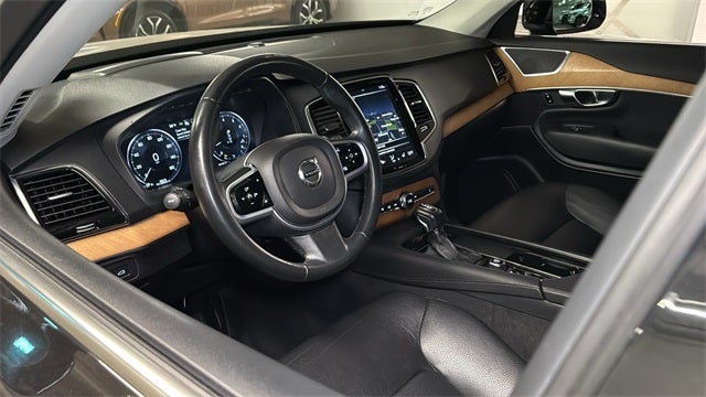 2021 Volvo XC90 T5 Momentum
