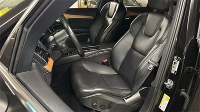 2021 Volvo XC90 T5 Momentum