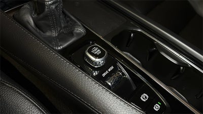 2021 Volvo XC90 T5 Momentum