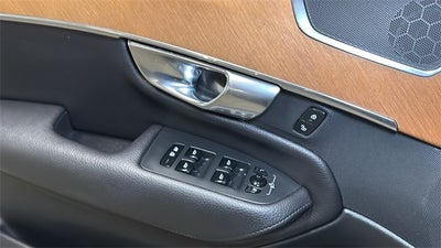 2021 Volvo XC90 T5 Momentum