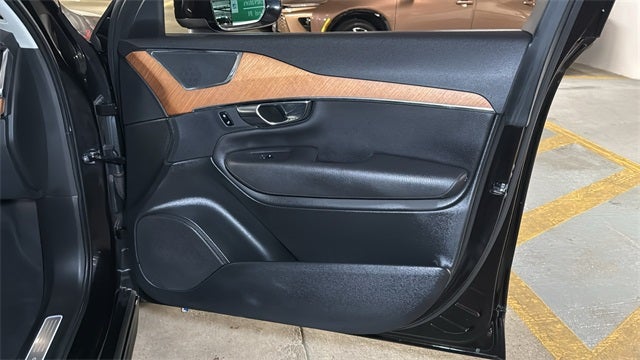 2021 Volvo XC90 T5 Momentum