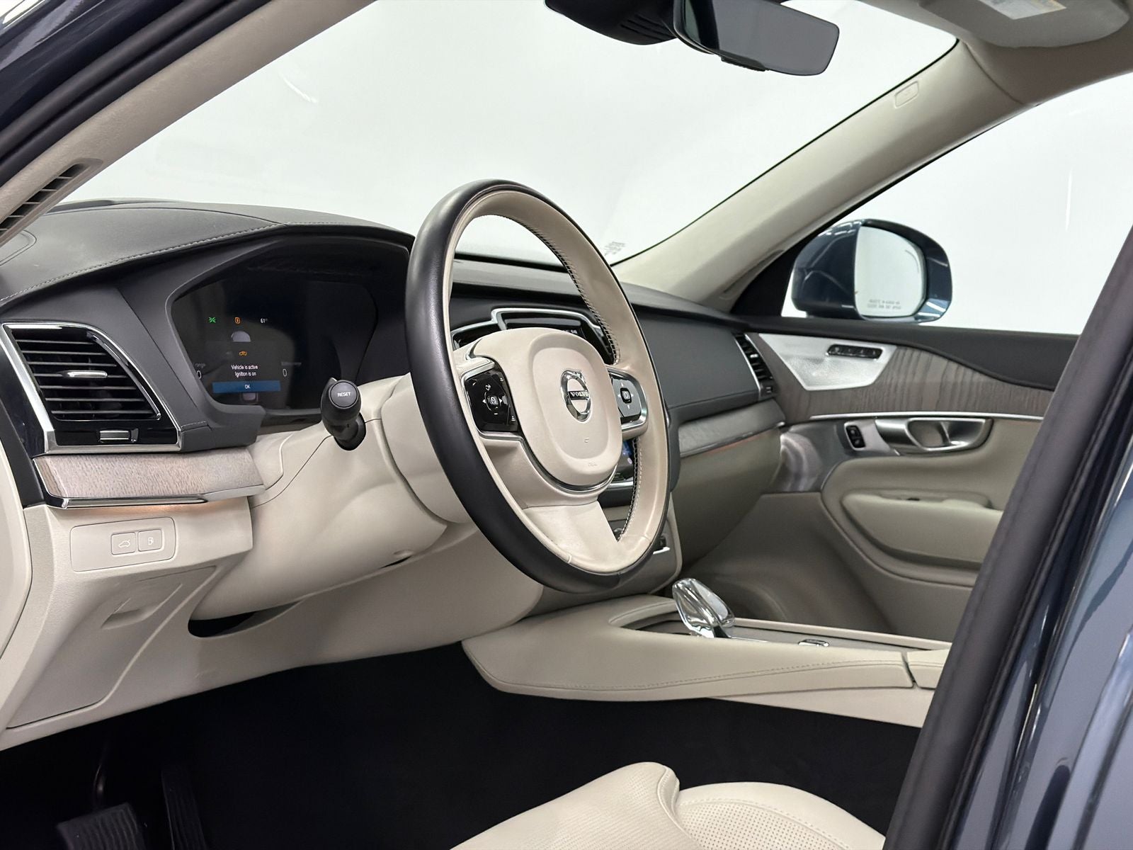 2024 Volvo XC90 Recharge Plug-In Hybrid Ultimate