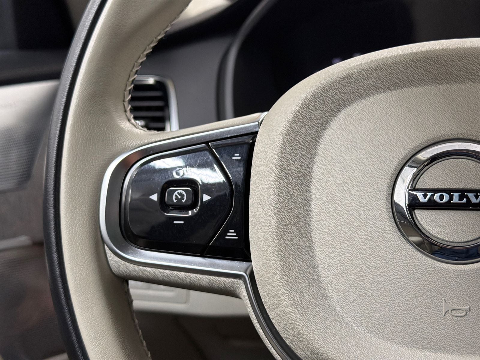 2024 Volvo XC90 Recharge Plug-In Hybrid Ultimate