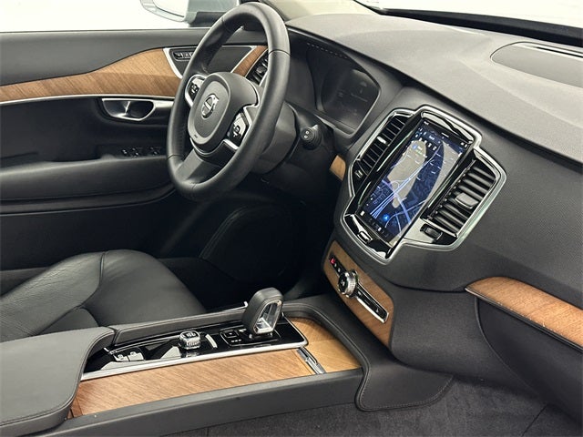 2024 Volvo XC90 B5 Plus