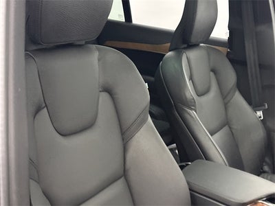 2024 Volvo XC90 B5 Plus