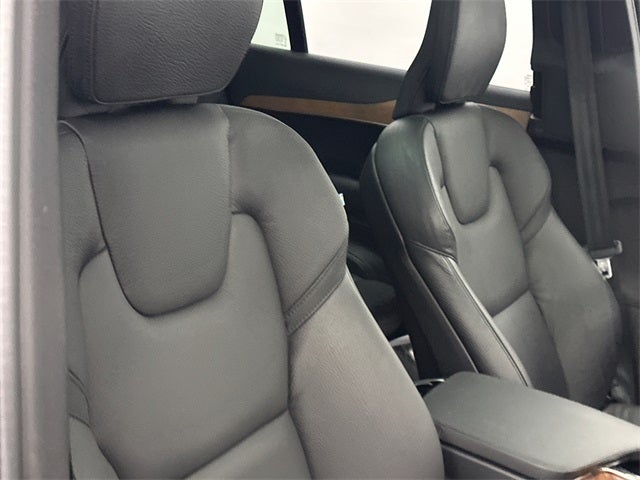 2024 Volvo XC90 B5 Plus