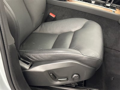 2024 Volvo XC90 B5 Plus