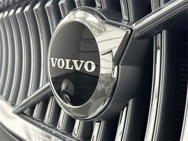 2024 Volvo XC90 B5 Plus