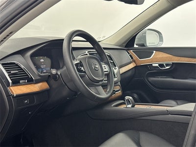 2024 Volvo XC90 B5 Plus