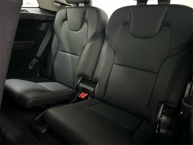 2024 Volvo XC90 B5 Plus
