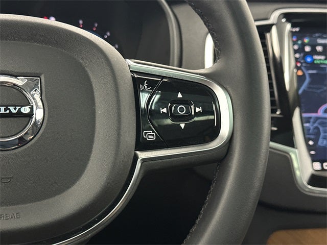 2024 Volvo XC90 B5 Plus