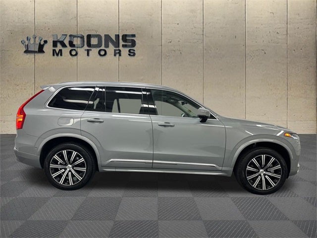 2024 Volvo XC90 B5 Plus