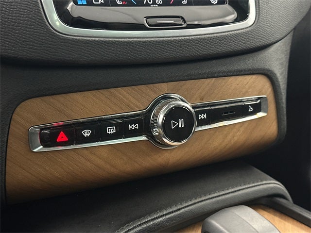 2024 Volvo XC90 B5 Plus