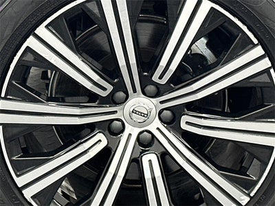 2024 Volvo XC90 B5 Plus